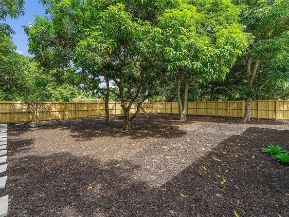 485 NW 132nd St, North Miami FL 33168