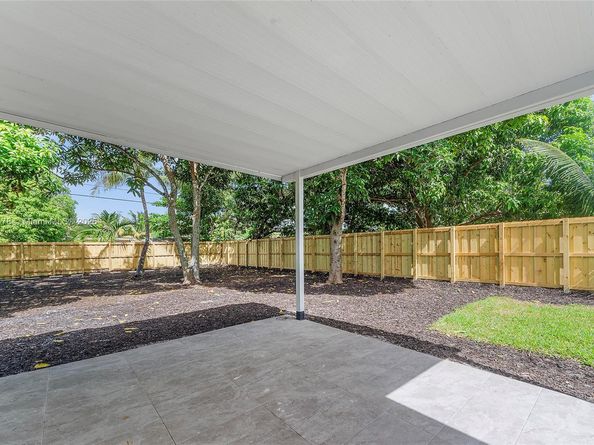 485 NW 132nd St, North Miami FL 33168