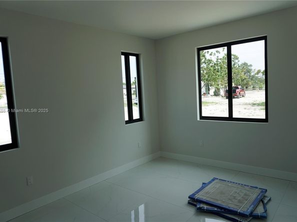 12389 SW 220 St, Miami FL 33170