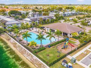 561 NE 208th Ter 561, Miami FL 33179