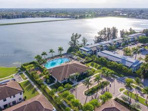 561 NE 208th Ter 561, Miami FL 33179