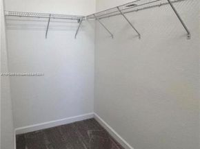 561 NE 208th Ter 561, Miami FL 33179