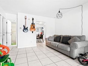 5844 Garfield St, Hollywood FL 33021