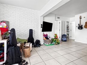 5844 Garfield St, Hollywood FL 33021