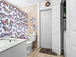 5844 Garfield St, Hollywood FL 33021