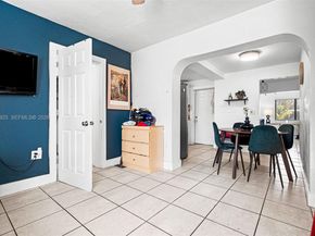 5844 Garfield St, Hollywood FL 33021