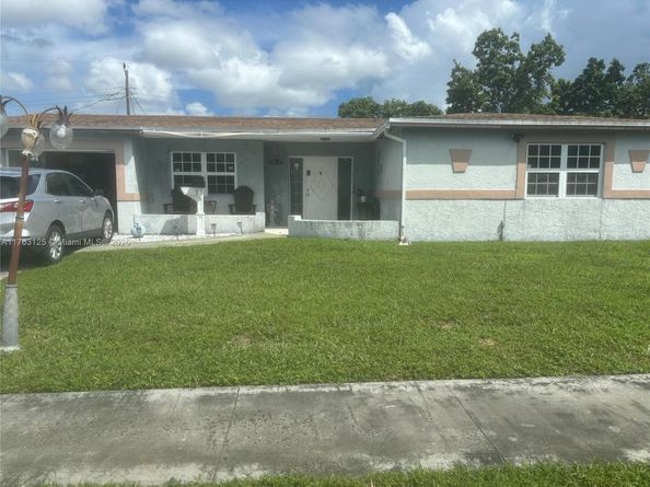 3940 NW 34th Ave, Lauderdale Lakes FL 33309