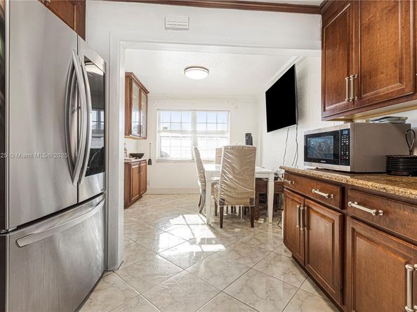 3940 NW 34th Ave, Lauderdale Lakes FL 33309