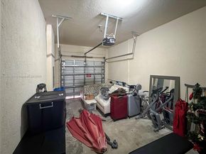 8877 SW 223rd Ln, Cutler Bay FL 33190