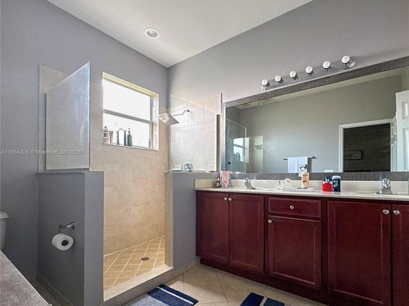 8877 SW 223rd Ln, Cutler Bay FL 33190