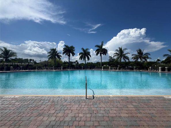 8877 SW 223rd Ln, Cutler Bay FL 33190
