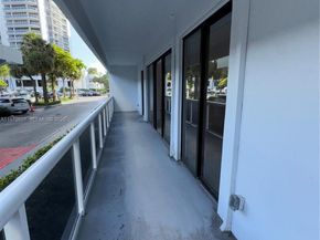 20505 E Country Club Dr 135, Aventura FL 33180