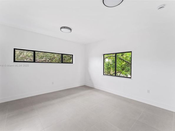 5318 NW 7 ct, Miami FL 33127