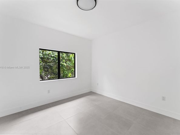 5318 NW 7 ct, Miami FL 33127