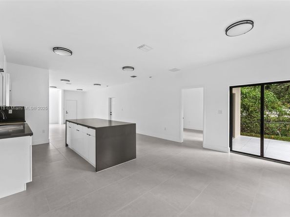 5318 NW 7 ct, Miami FL 33127