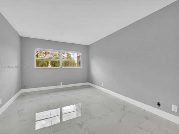 1201 Hillcrest Ct 204, Hollywood FL 33021