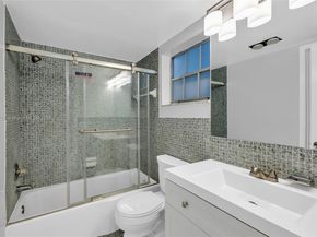 1201 Hillcrest Ct 204, Hollywood FL 33021
