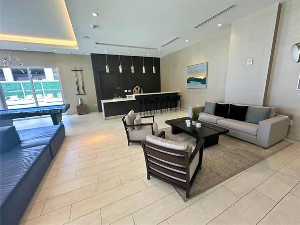 1010 SW 2nd Ave 601, Miami FL 33130