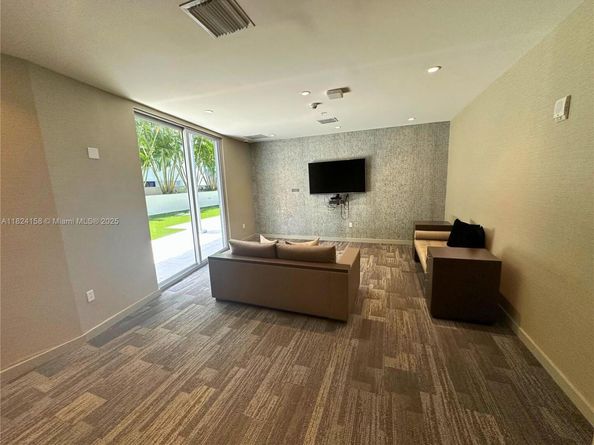 1010 SW 2nd Ave 601, Miami FL 33130
