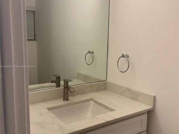 1075 93rd St 106, Bay Harbor Islands FL 33154