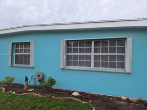 1115 Lake Geneva Dr, Lake Worth FL 33461