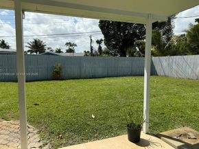 1115 Lake Geneva Dr, Lake Worth FL 33461