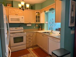 1115 Lake Geneva Dr, Lake Worth FL 33461