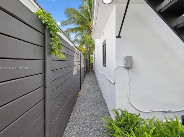326 SW 20th Rd, Miami FL 33129