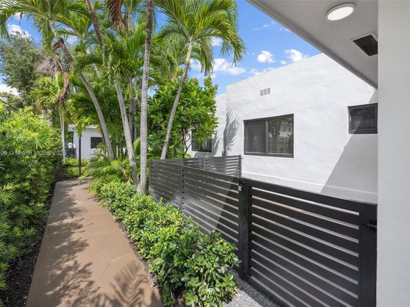 326 SW 20th Rd, Miami FL 33129