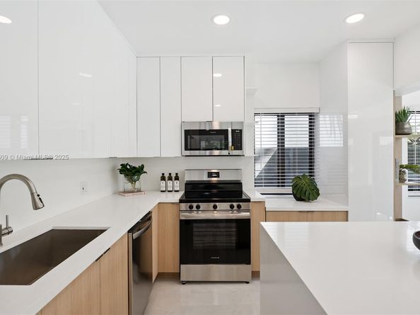 326 SW 20th Rd, Miami FL 33129