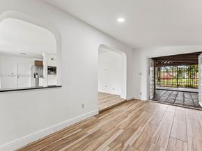 6073 NW 27th St, Margate FL 33063