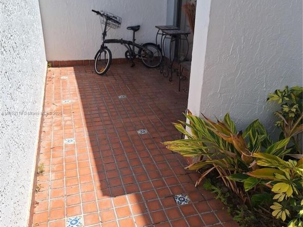 Undisclosed Address #A11790118, Aventura FL 33180