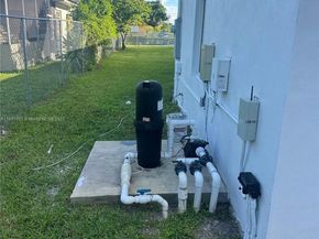 651 NE 172nd St, Miami FL 33162