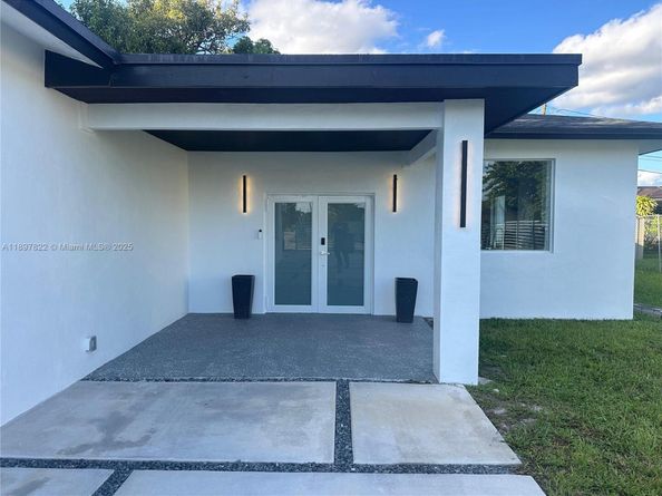 651 NE 172nd St, Miami FL 33162