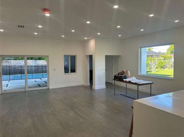 651 NE 172nd St, Miami FL 33162