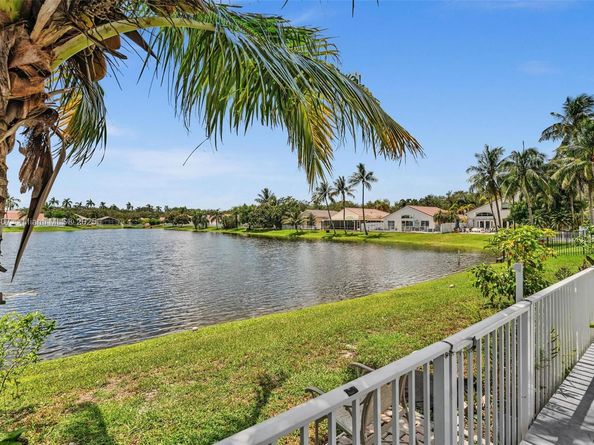3388 SW 49th St, Hollywood FL 33312