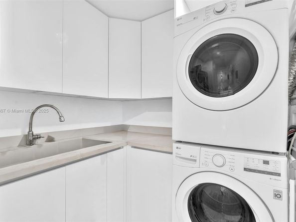 3388 SW 49th St, Hollywood FL 33312