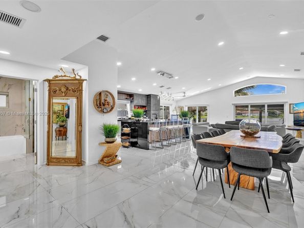3388 SW 49th St, Hollywood FL 33312