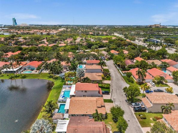 3388 SW 49th St, Hollywood FL 33312