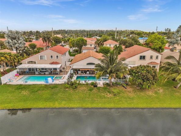 3388 SW 49th St, Hollywood FL 33312