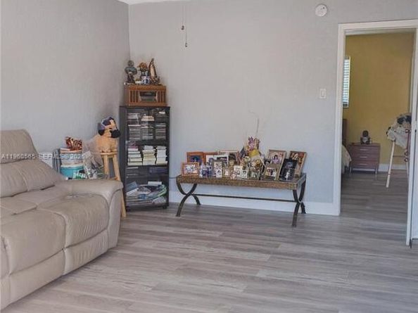 3800 SW 102nd Ave 221, Miami FL 33165