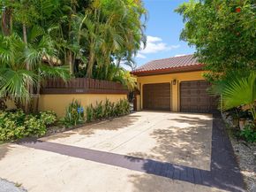 1030 NE 202nd Ter, Miami FL 33179