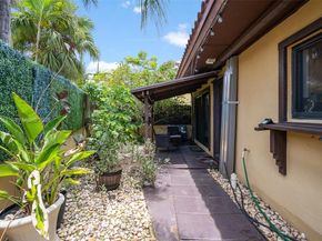 1030 NE 202nd Ter, Miami FL 33179