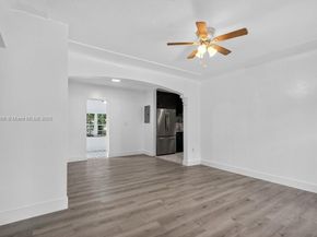 40 NW 68th St, Miami FL 33150