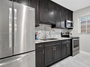 40 NW 68th St, Miami FL 33150