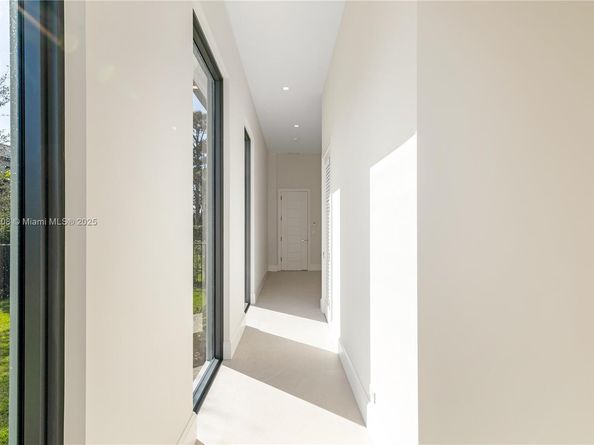 226 Bears Club Dr, Jupiter FL 33477