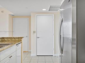 19501 W Country Club Dr 912, Aventura FL 33180