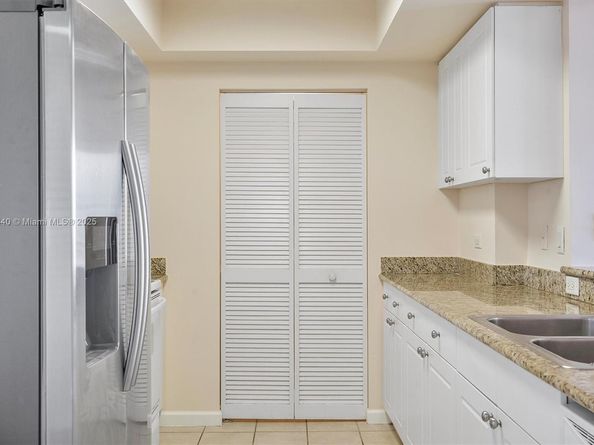19501 W Country Club Dr 912, Aventura FL 33180