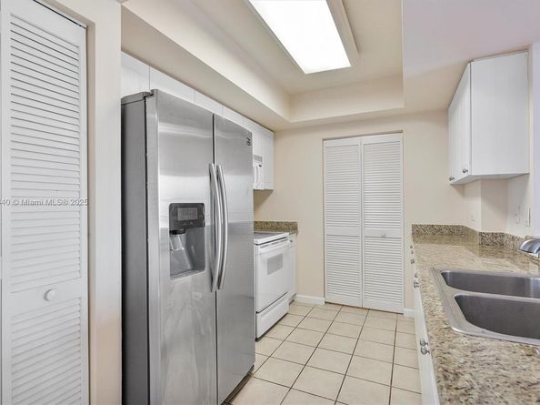 19501 W Country Club Dr 912, Aventura FL 33180