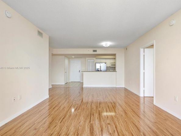 19501 W Country Club Dr 912, Aventura FL 33180